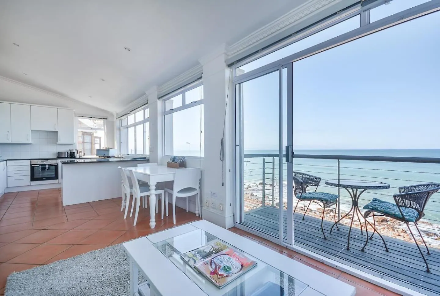 Oceanfront Penthouse By Open Home Muizenberg Apartment