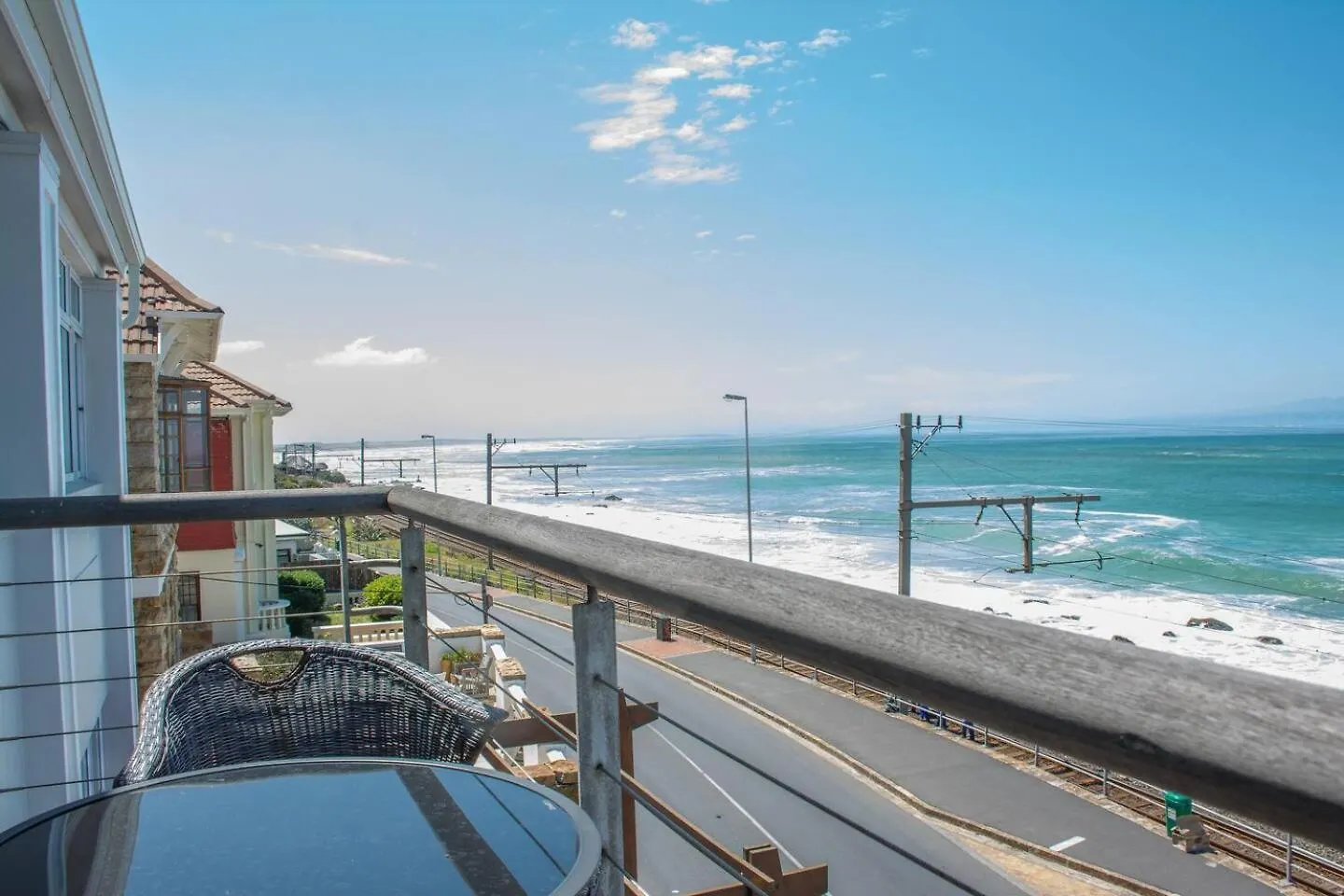 Oceanfront Penthouse By Open Home Muizenberg Appartamento