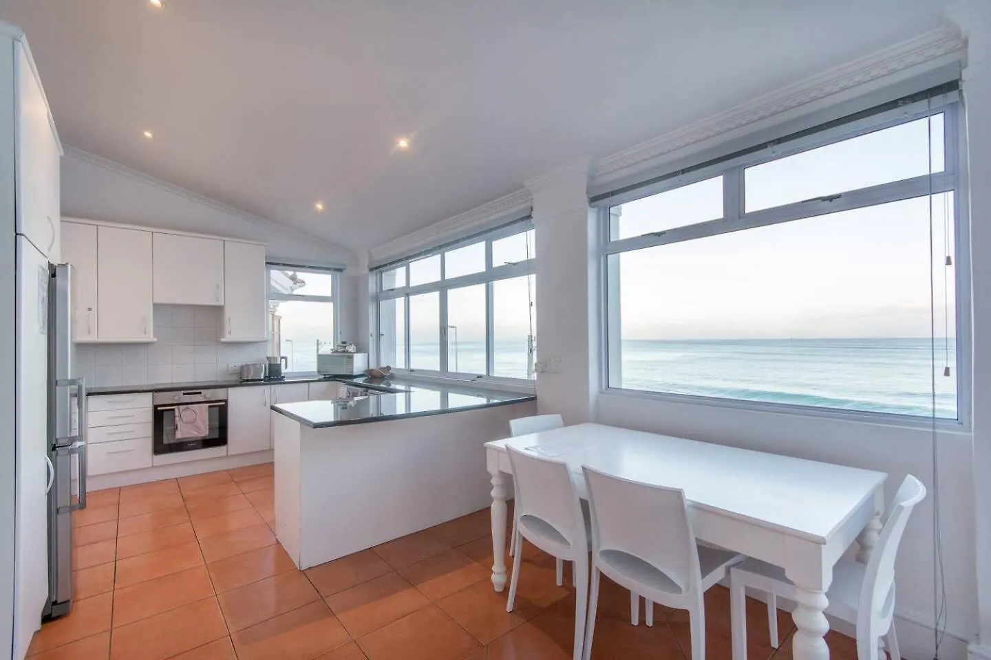 Oceanfront Penthouse By Open Home Muizenberg